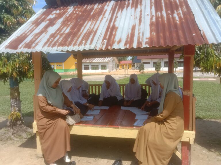 SMPN 2 IDI Sulap Sisa Material Jadi Pondok Belajar Estetik
