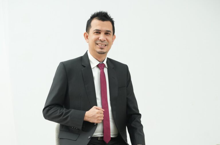 M Hendra Supardi resmi ditunjuk sebagai Pelaksana Tugas (Plt) Direktur Utama Bank Aceh Syariah.
