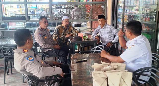 Ngopi Bareng Warga, Upaya Kapolsek Julok Dalam Peningkatan Kamtibmas