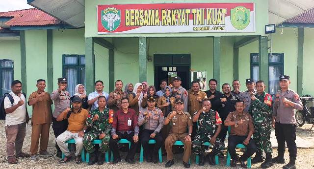 Datangi Koramil 19/IDM, Kapolsek Indra Makmu Bersama Camat Berikan Ucapan Selamat HUT Ke – 80 TNI