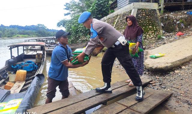 Dalam 3 Jam, 5 Ton Beras SPHP Habis Terjual Pada GPM di Polsek Simpang Jernih