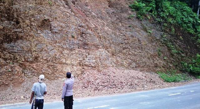 Memasuki Musim Penghujan, Kapolsubsektor Lokop Patroli Daerah Rawan Bencana