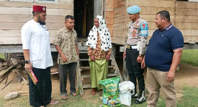 Polsek Idi Rayeuk Tebar Kebaikan, Melalui Jumat Berkah