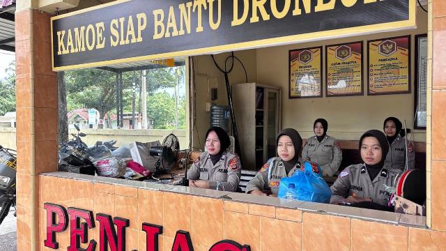 Polwan Aceh Timur Lakukan Penjagaan Mako Saat Polki Sholat Jum’at