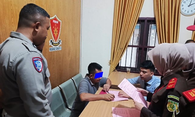 Satlantas Polres Timur Limpahkan Tersangka Lakalantas ke Jaksa Penuntut Umum
