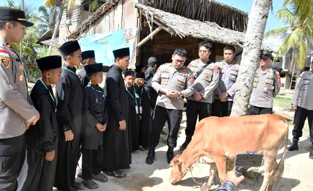 Mahasiswa STIK Lemdiklat Polri Angkatan 83 Gelar Trauma Healing dan Serahkan Hewan Ternak kepada Sejumlah Dayah di Aceh Timur