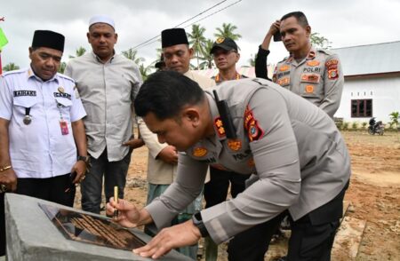 Polres Aceh Timur dan Mahasiswa STIK Lemdiklat Polri Angkatan 83 WPS Serahkan Sumur Bor untuk Dayah Madinatul Huda