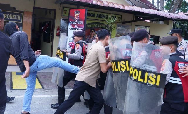 Tingkatkan Kesiapsiagaan, Polres Aceh Timur Gelar Latihan Sispam Mako