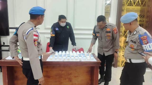 Usai Apel Pagi, Polres Aceh Timur Gelar Tes Urine Personel