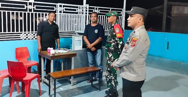 Kompak Jaga Wilayah di Malam Hari, Personel Polsek Darul Aman dan Koramil 06 Gelar Patroli