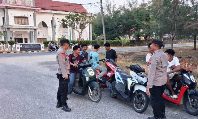 Patroli Sore, Personel Polsek Idi Rayeuk Antisipasi Balap Liar